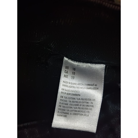 American Eagle Womens Black High Waisted Distressed Denim Shorts Size 10 Stretch - Picture 2 of 4